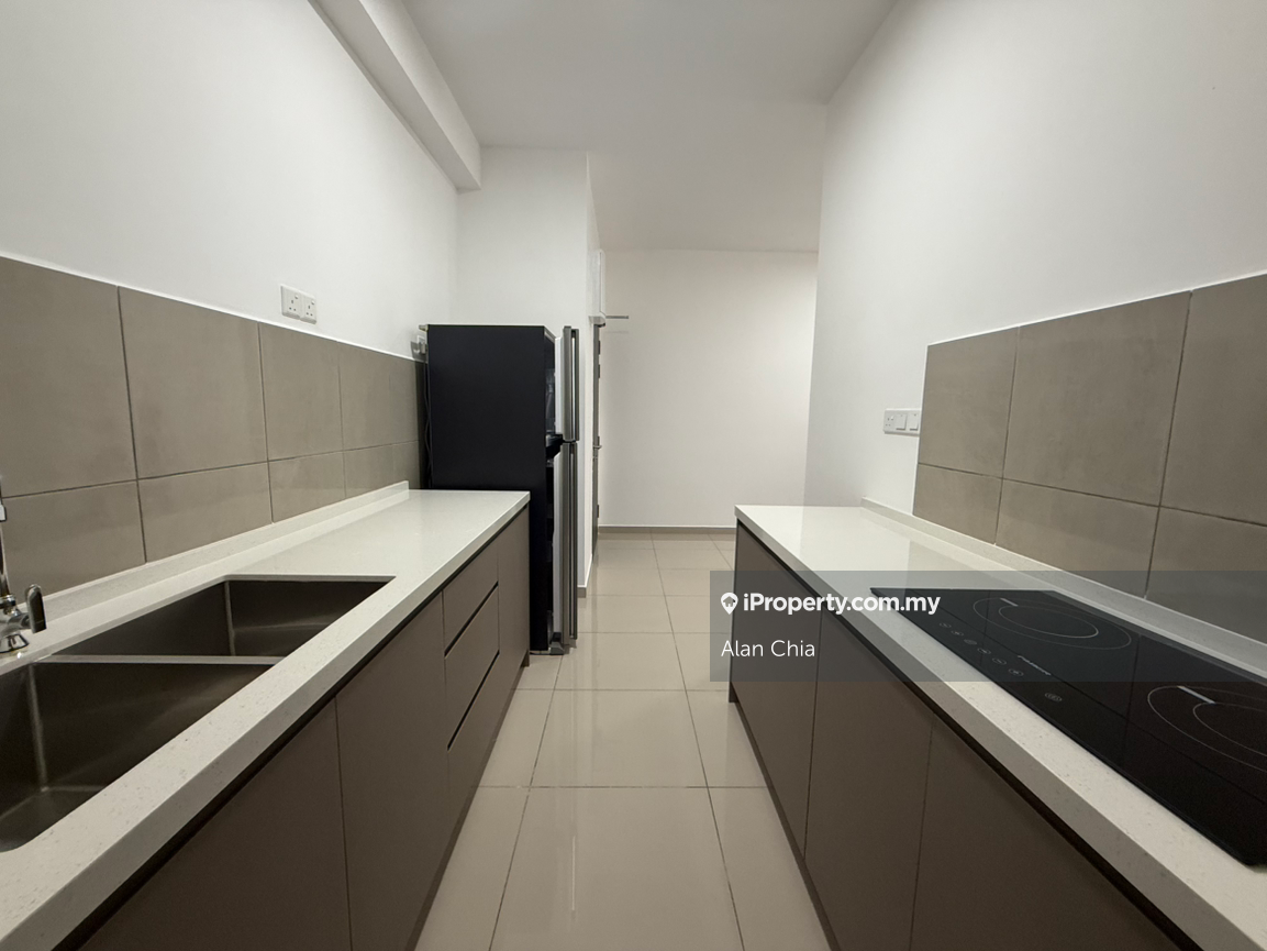 Brand new d quince 3 bedroom actual unit with fully furnish
