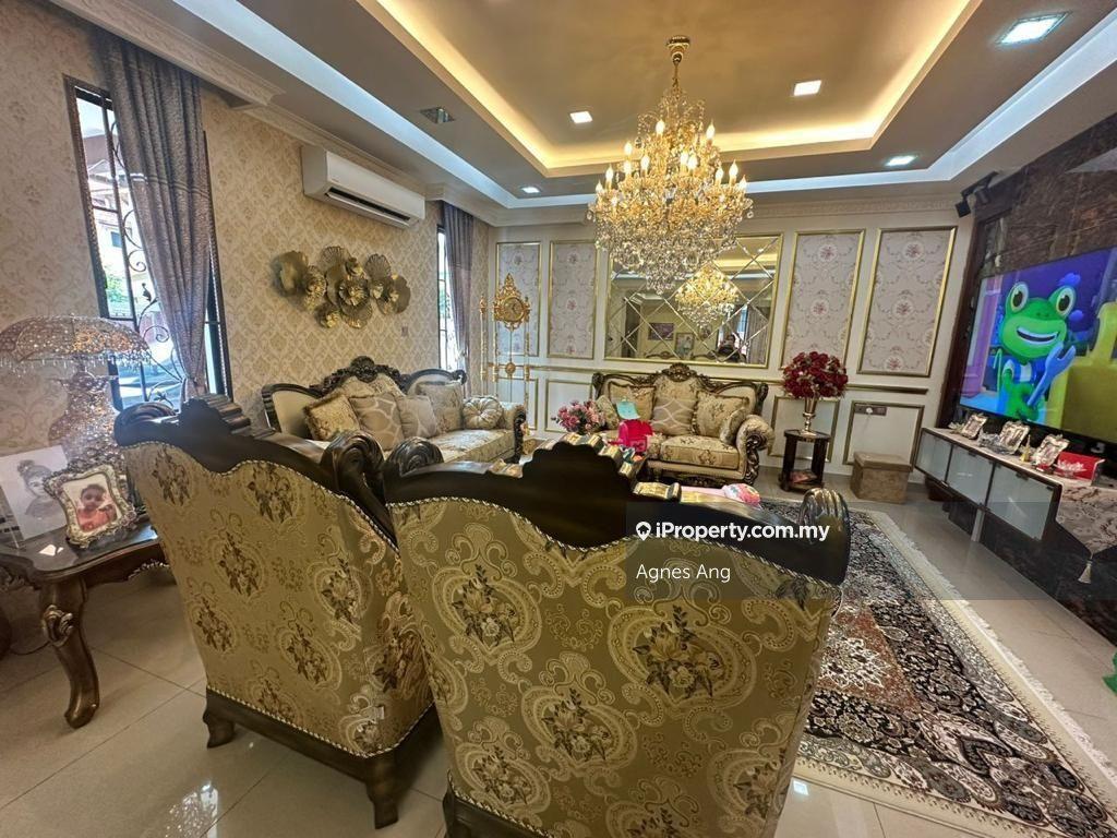 Bungalow in aman perdana