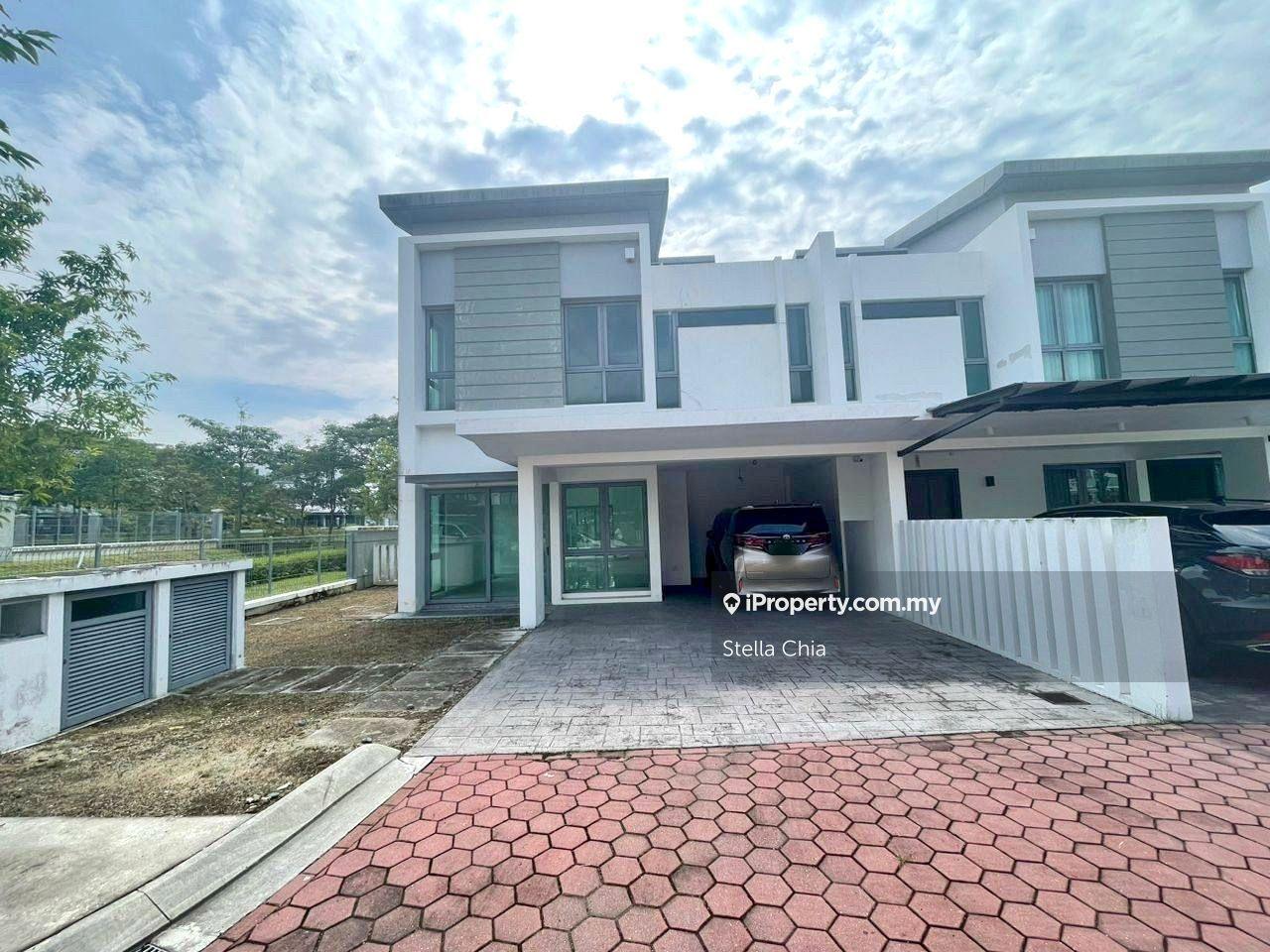 Double Storey Semi-D Endlot House / Nice Environment