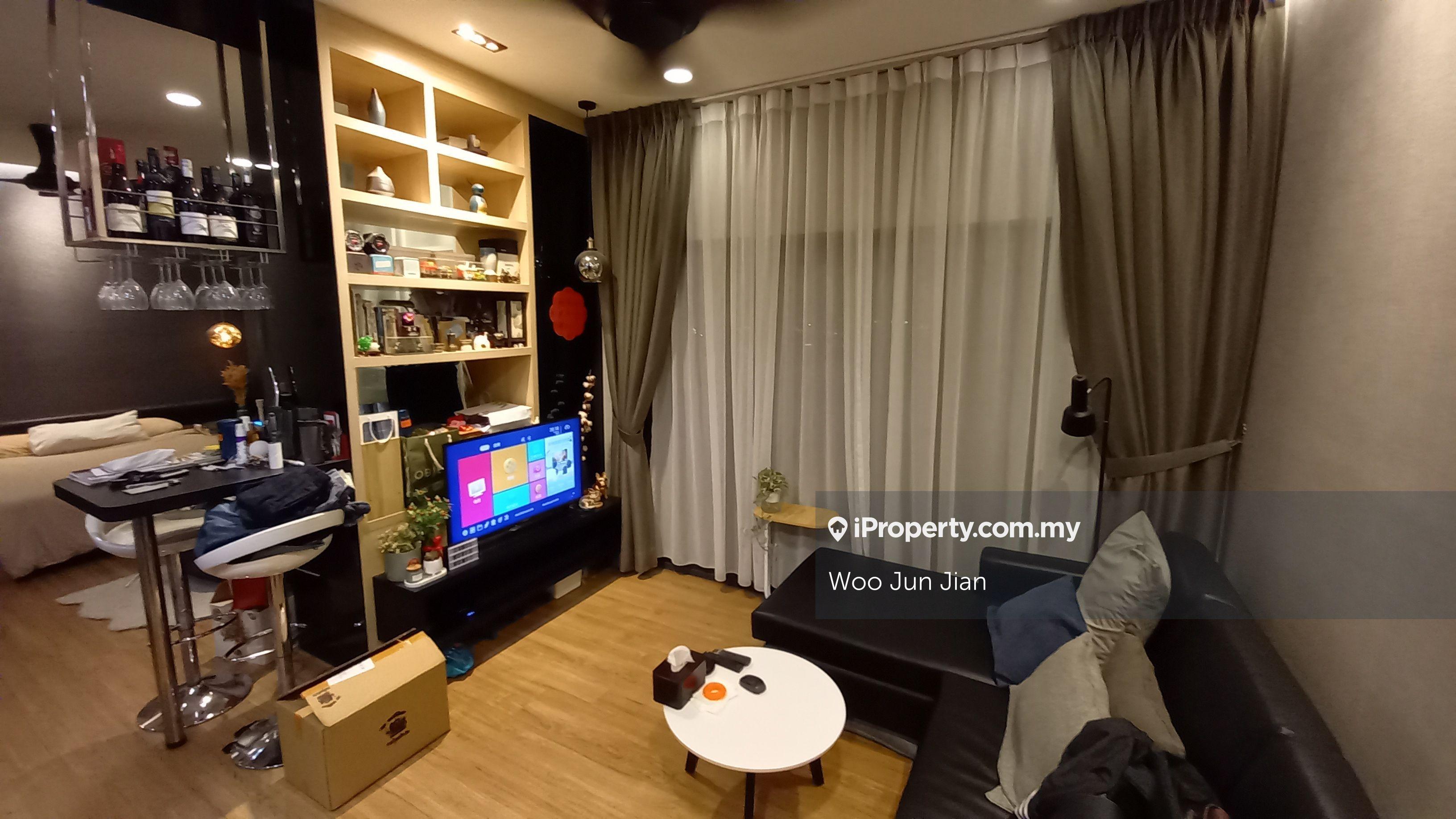 Freehold ID Designer Cozy Studio for Sales at Landmark Residence 