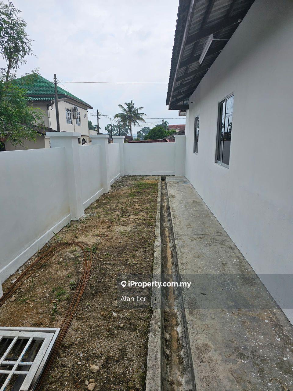 Taman Rinting Single Storey Terrace Corner Lot For Sale