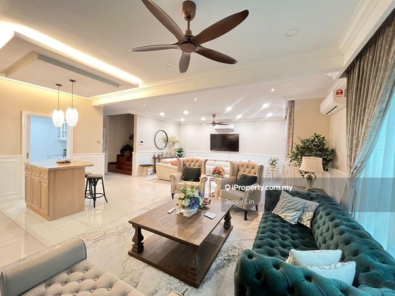 Semi D for sale tastefully renovation