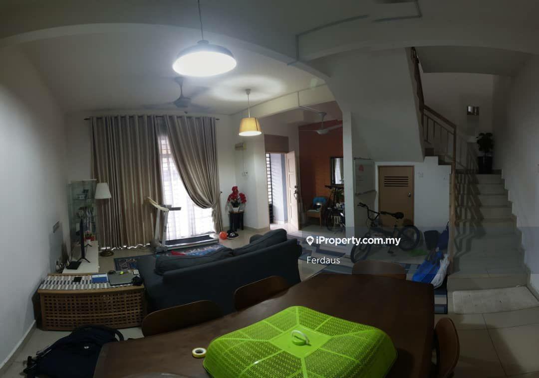 Rumah teres 2 tingkat di Sri Pristana