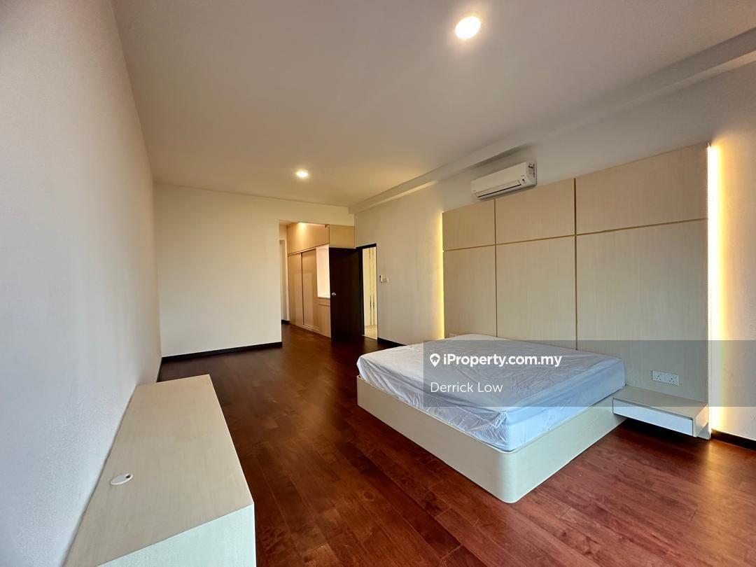 Taman Molek, 1855sqft, fully furnished, mid floor