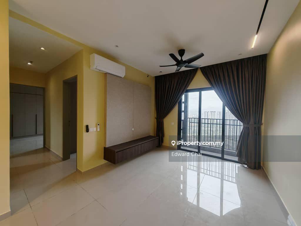 Tastefully furnished interior & ready to move in