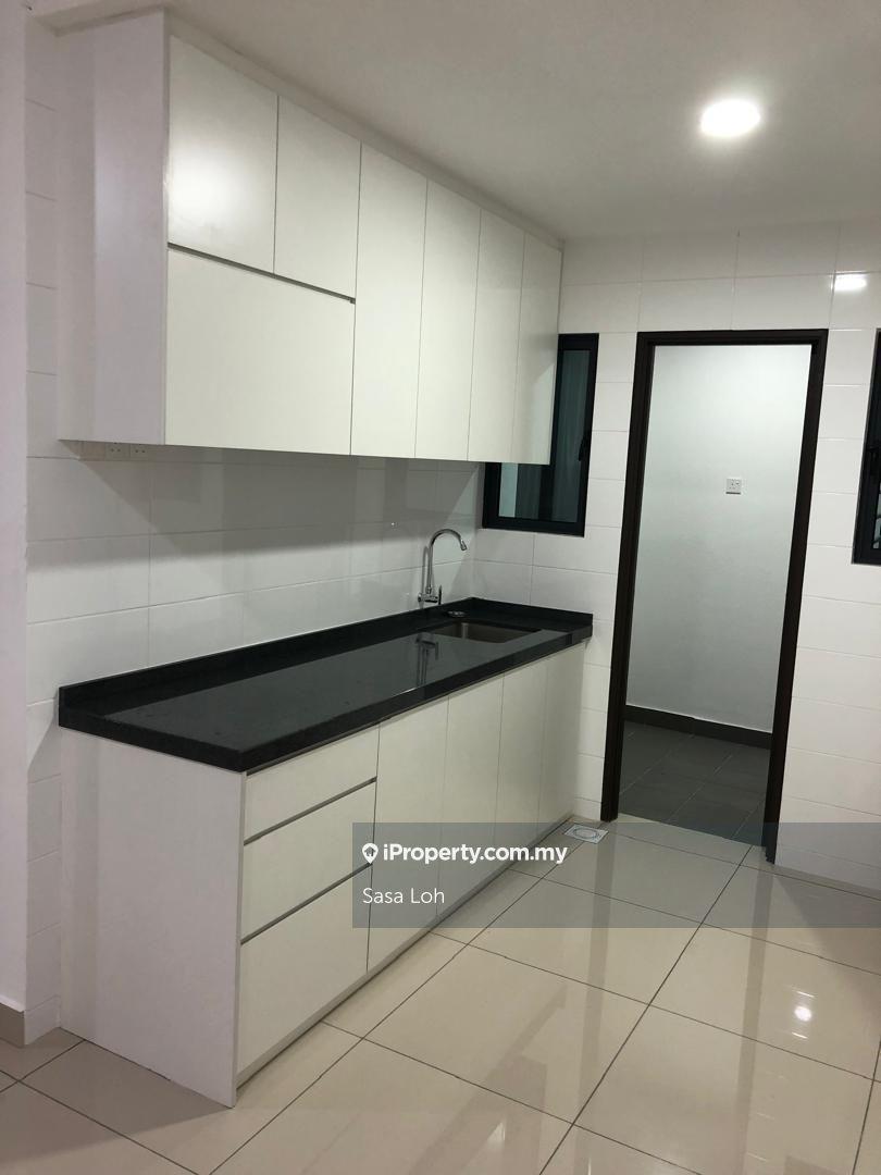 Landmark 2 Residence Partially Furnish @ Landmark 2 For Sale