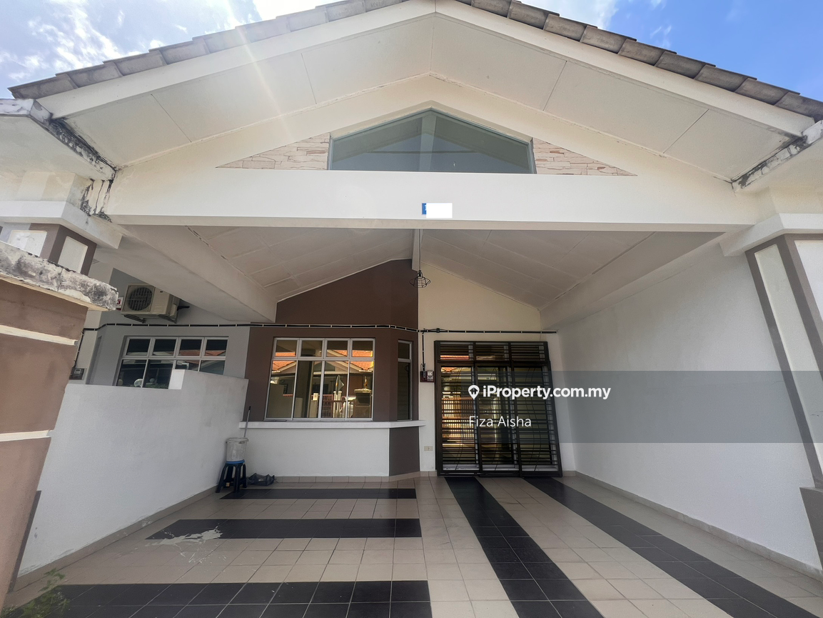 Single Storey Terrace at Bandar Putra Kulai, Bumi Lot