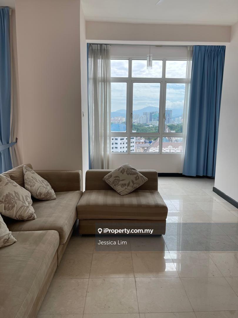 Well maintained condo in the city centre 