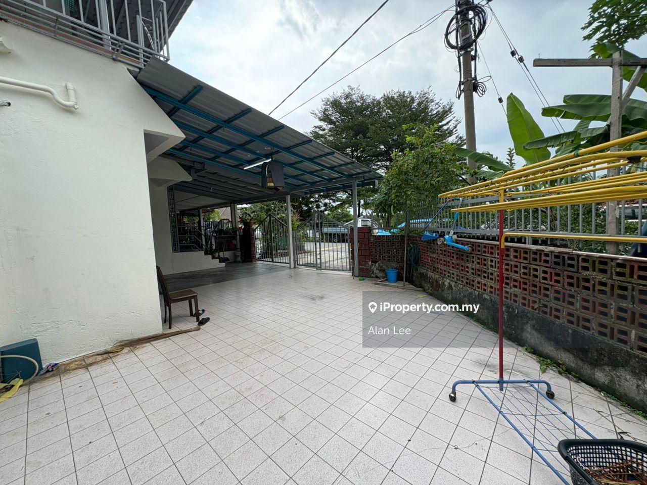 Corner Lot , Facing Playground , Limited Unit