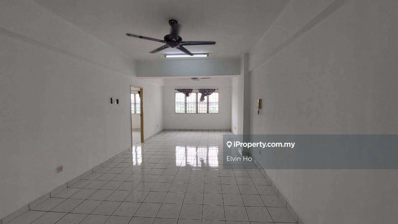 Below Market Price! Mature & Convenient Location.