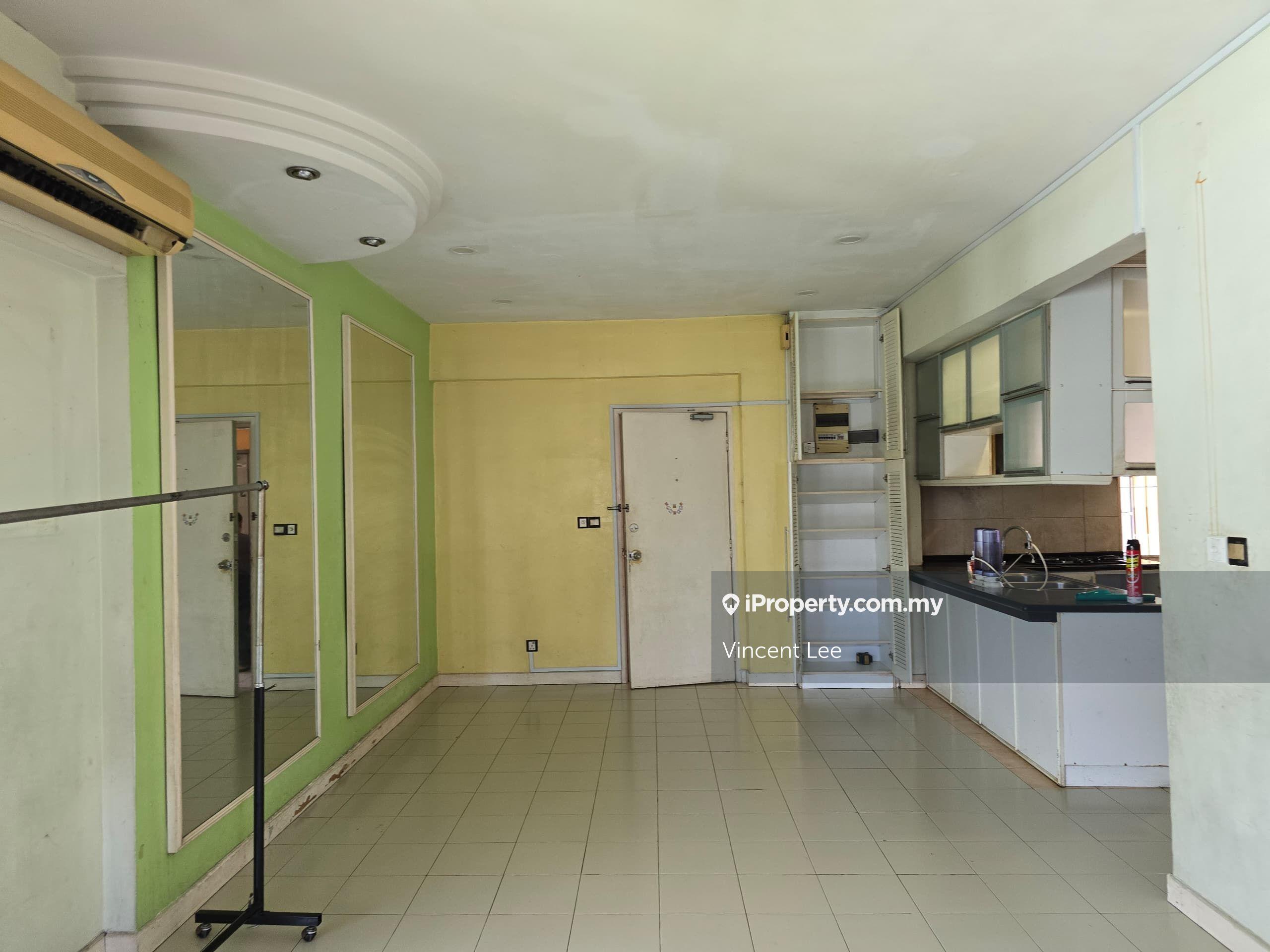 Vista Tasik Condo Corner Unit for Sale