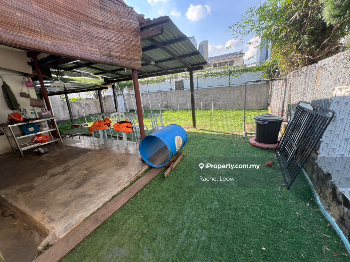 Corner link house in PJ Section 8 for Sale