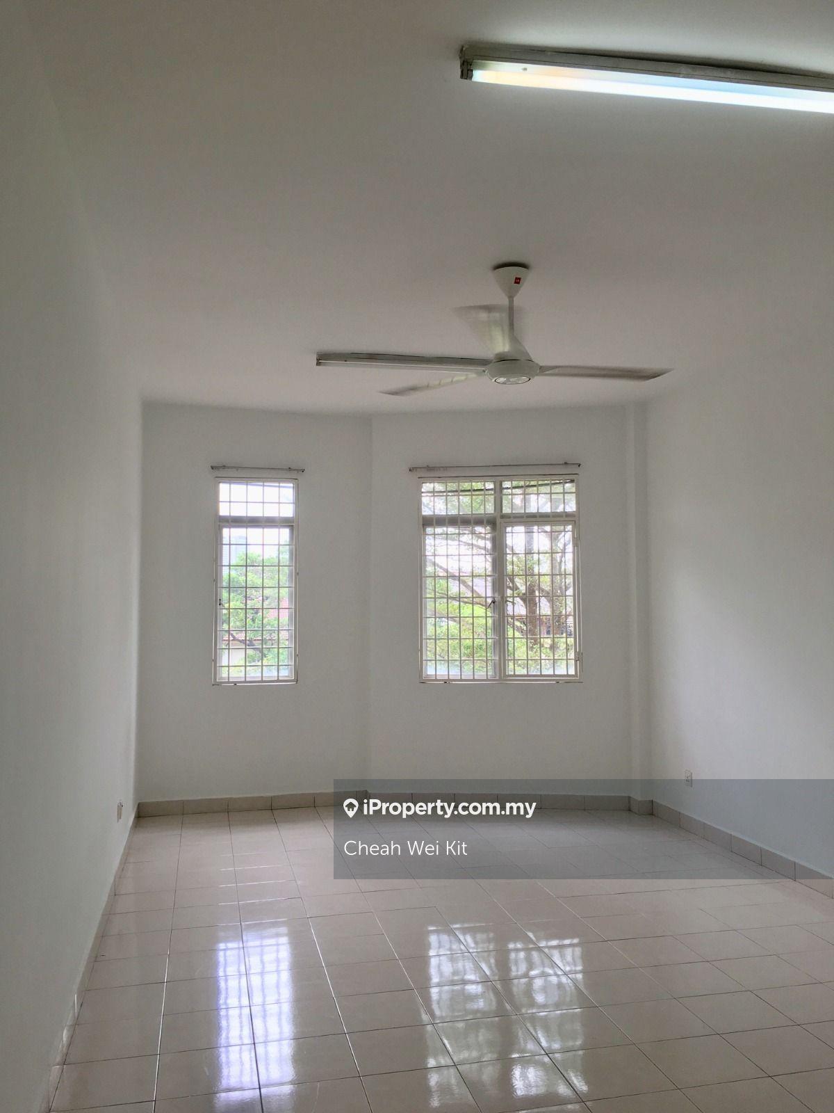 For Sale: Seri Ixora Apartment, Shah Alam - 3r2b - 800 sqft - Freehold