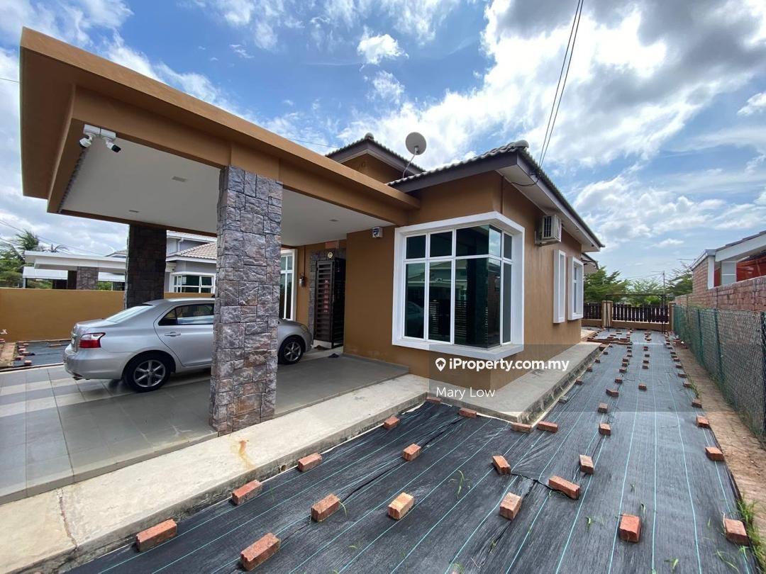 Melaka Freehold Taman Belimbing Setia Single Storey Bungalow For Sale