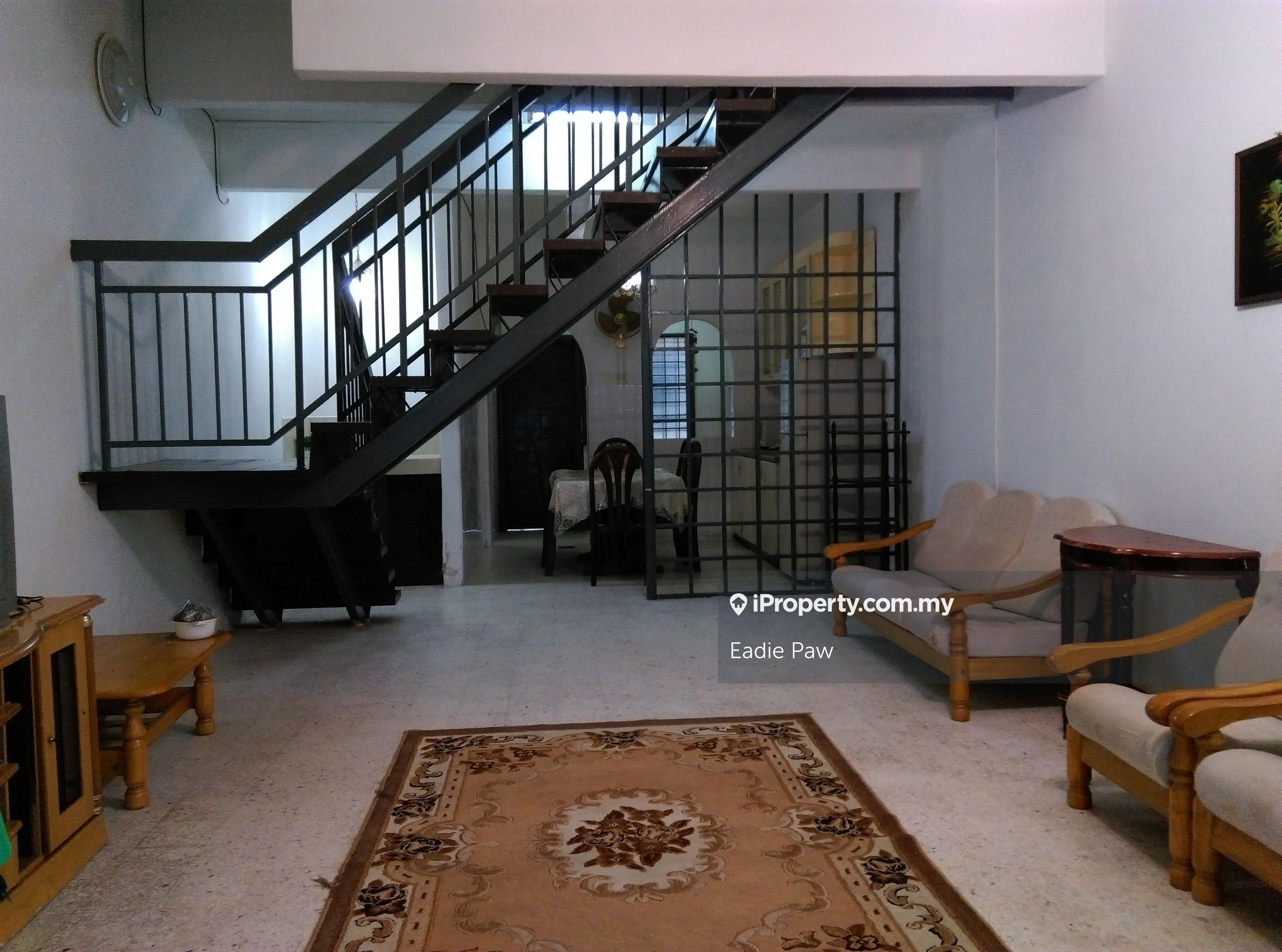 Newly painted double storey at sg4, Seri Gombak