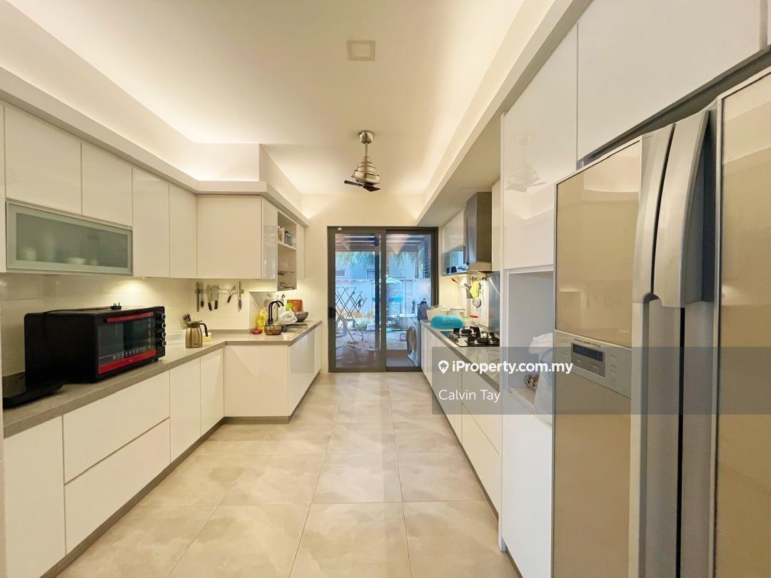 3 Storey Semi D House (5,000 sqft) (Bank Value Matched) @ Tmn Hui Sing