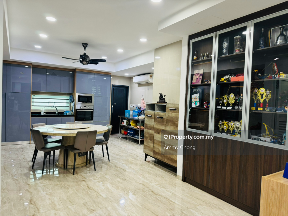 Fully Furnished Corner House Klang
