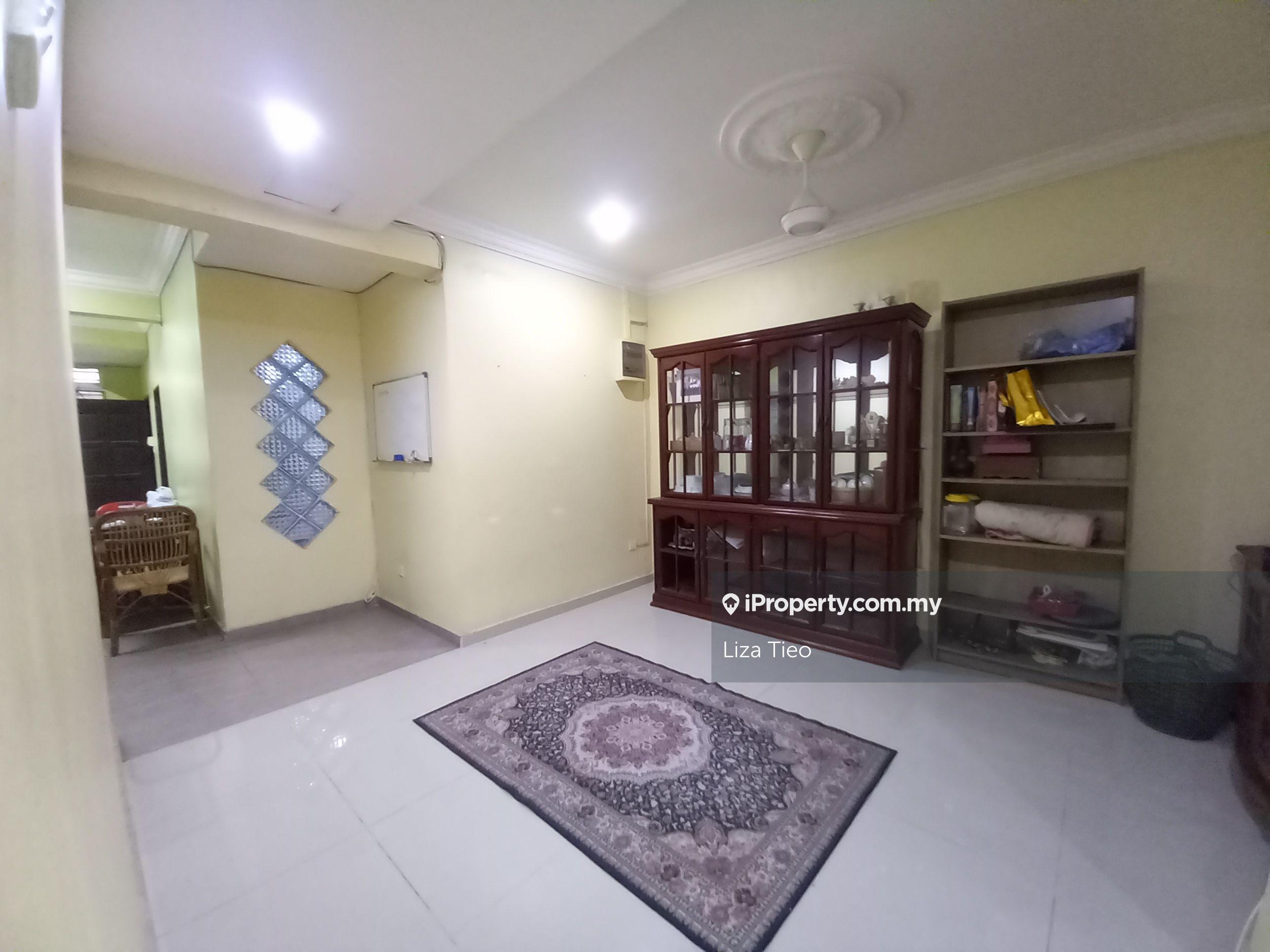 Fully renovated 6 bedroom 5 bathroom 2 storey next to Taman Rakyat