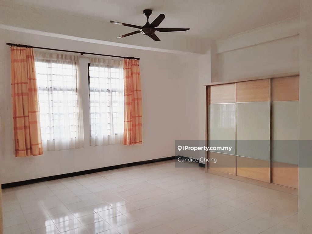 Putra Indah Condominium for sale @ Jalan sr 8/6, Taman Serdang Raya