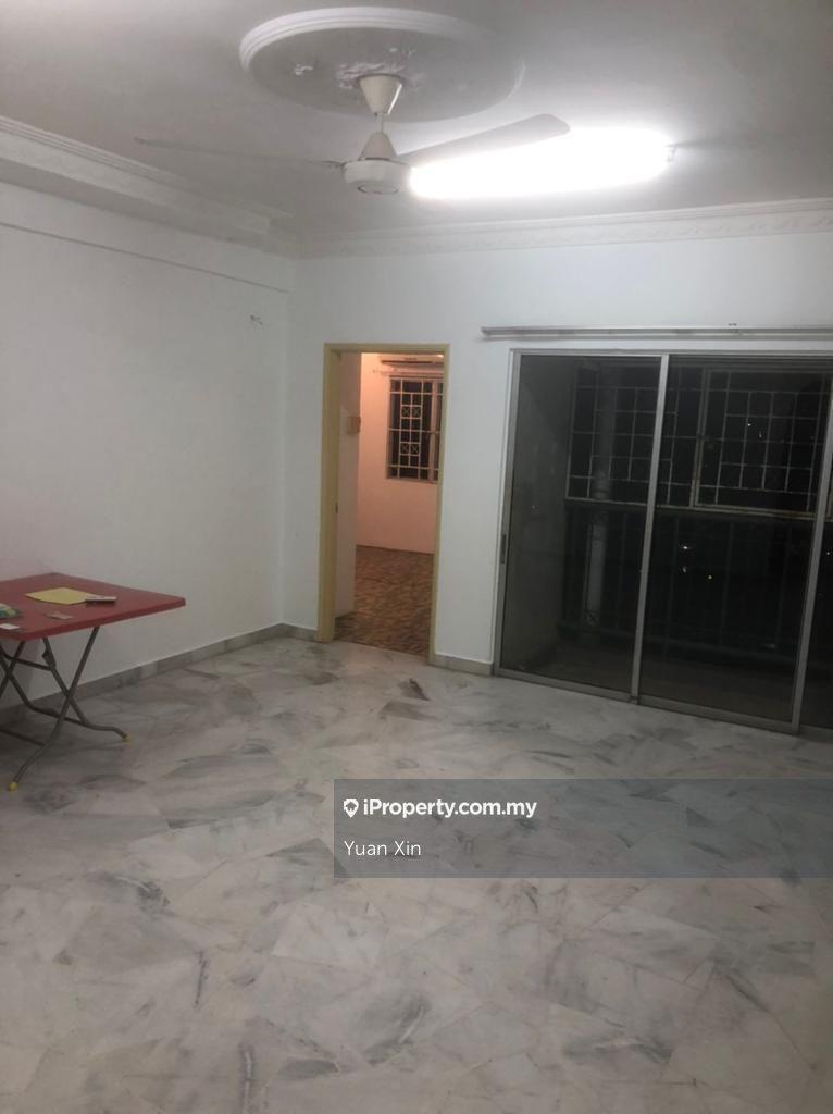 Menara alpha condo , 1101 size / 4room / 2bath / 1parking / basic unit
