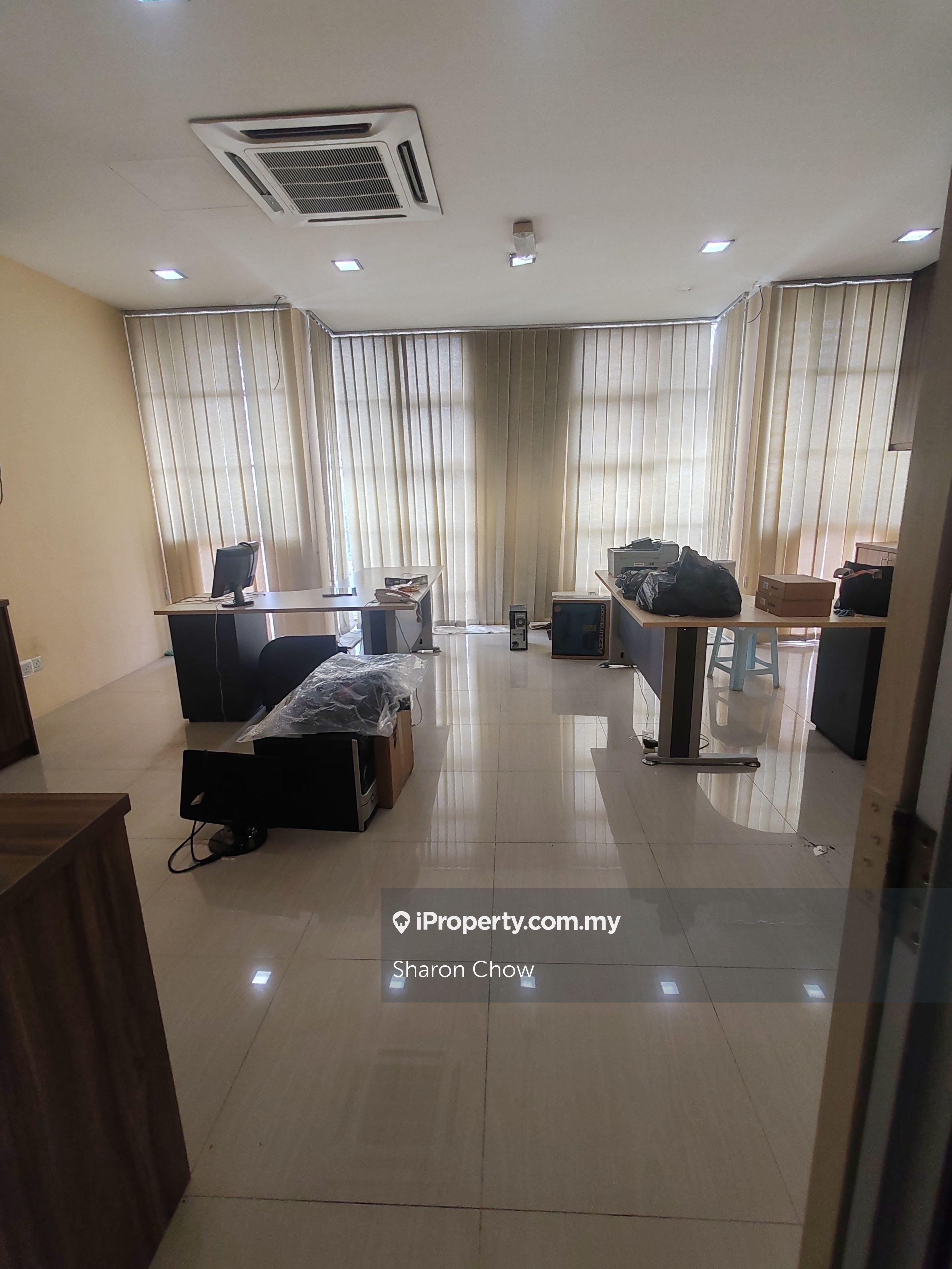 10 Boulevard ,Kayu Ara ,Damansara Utama, Kelana Jaya 