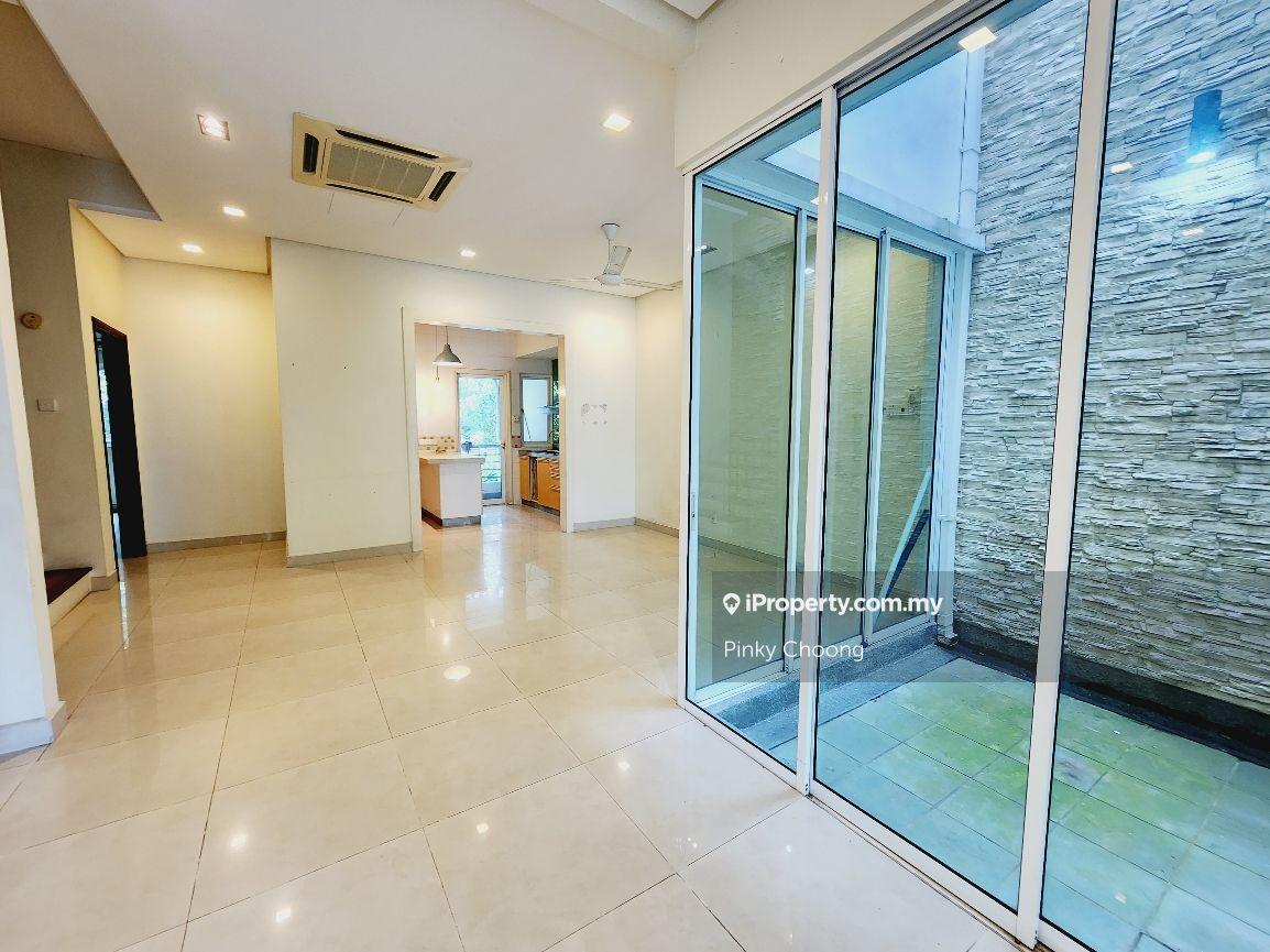 Freehold terrace for sale