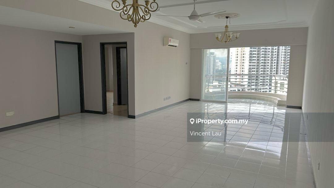 Freehold Well Maintain Renovated P/Furnished Mid Floor Unblocked View