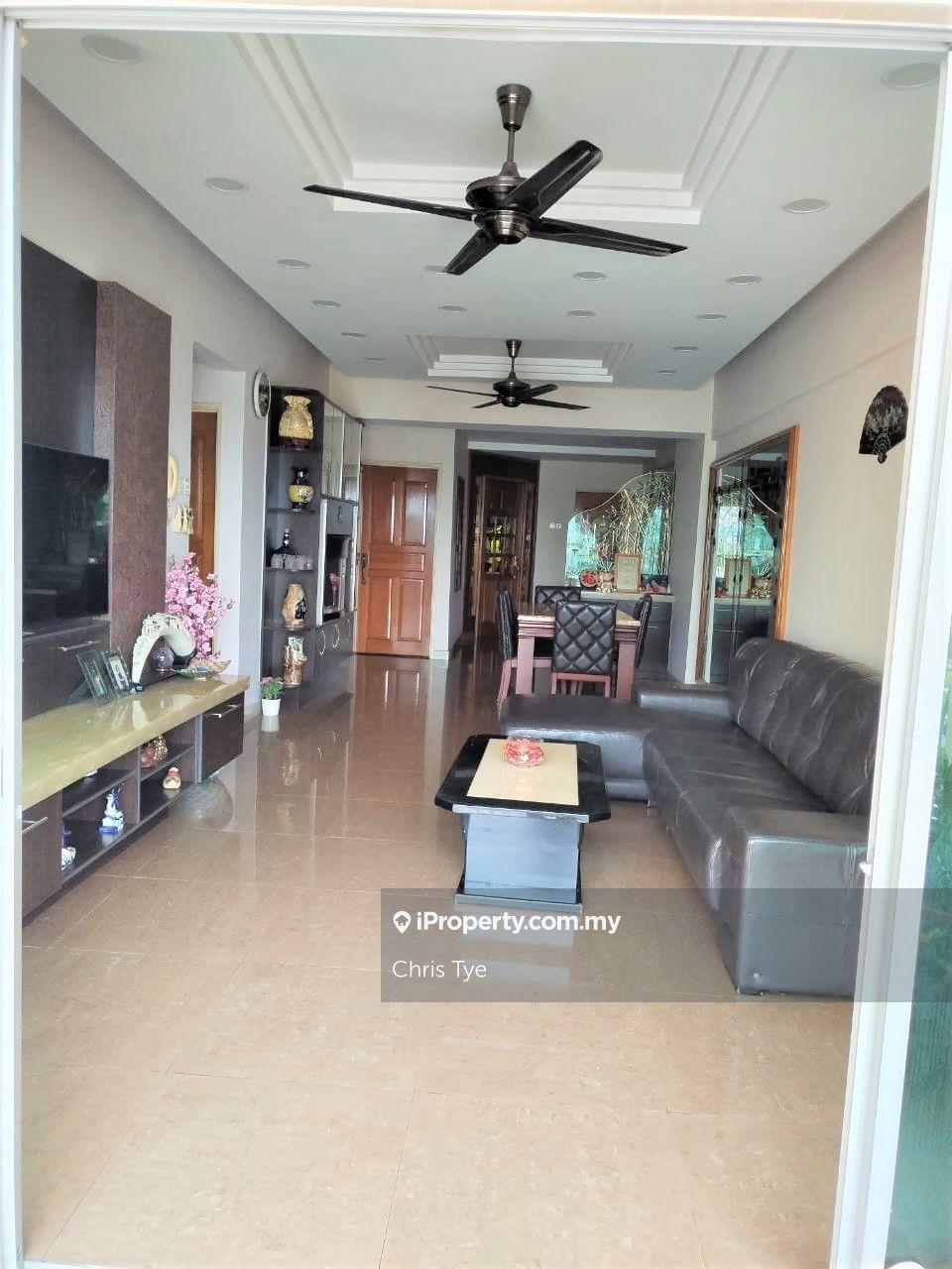Mandy Villa, Renovated Well-Kept Unit for Sale