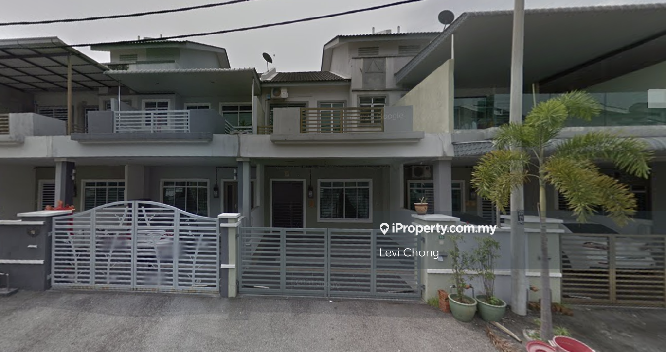 Freehold Full Renovation and Guarded community 
