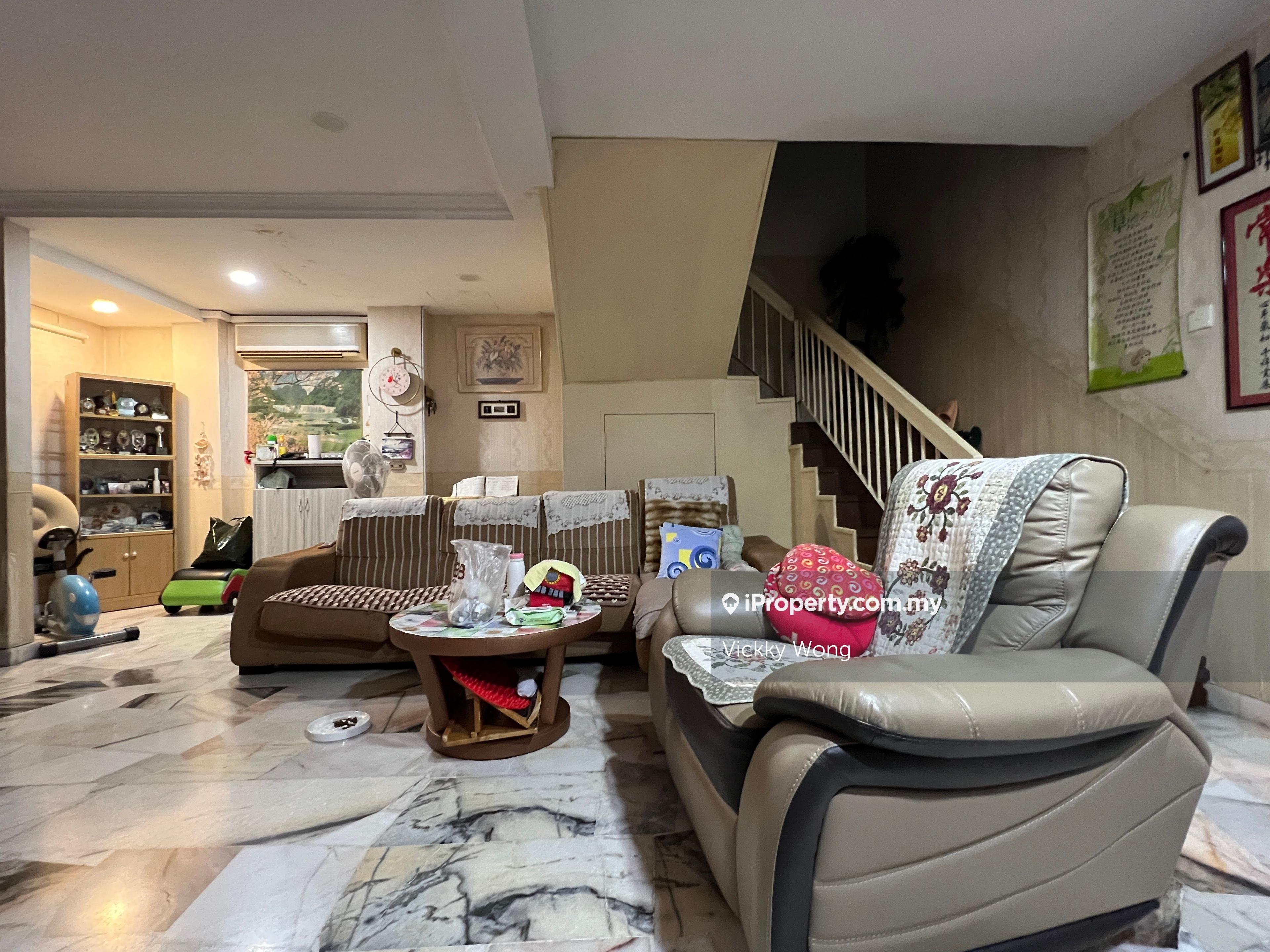 Pandan Perdana 2 Storey Fully Renovated with 2 Rooms Extension Kitchen