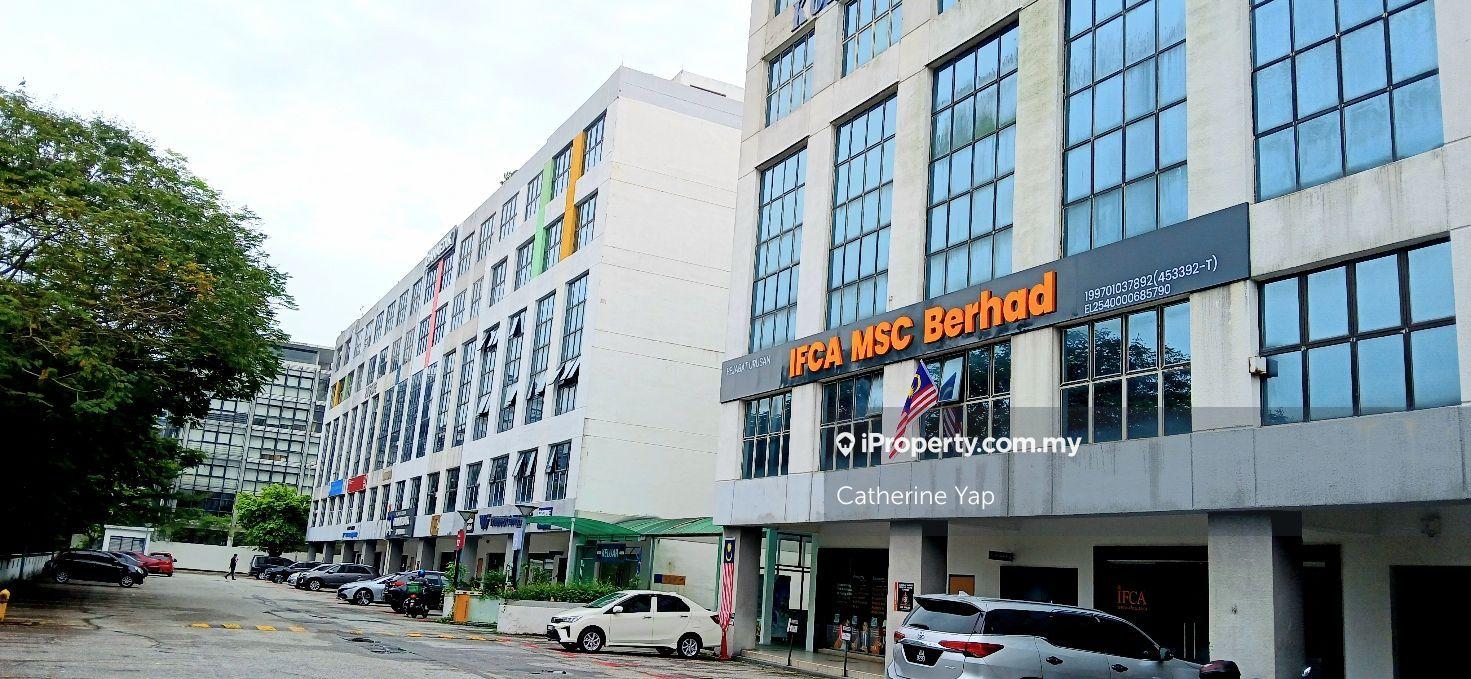 At the heart of petaling jaya near taman mayang