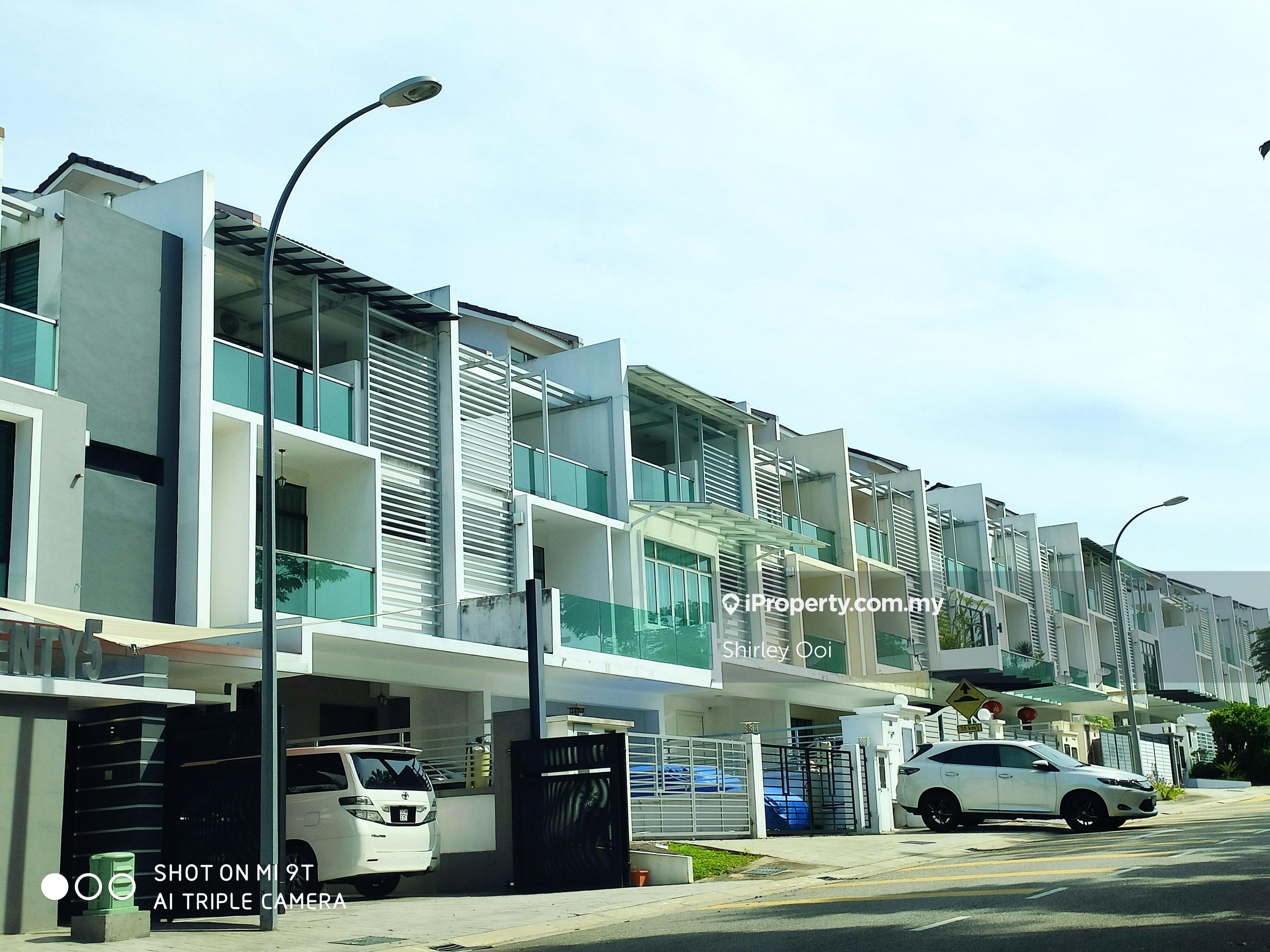3-storey terrace house at Kinrara Residence
