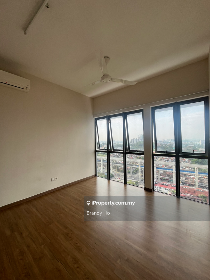 High floor the Annex Medan Connaught 
