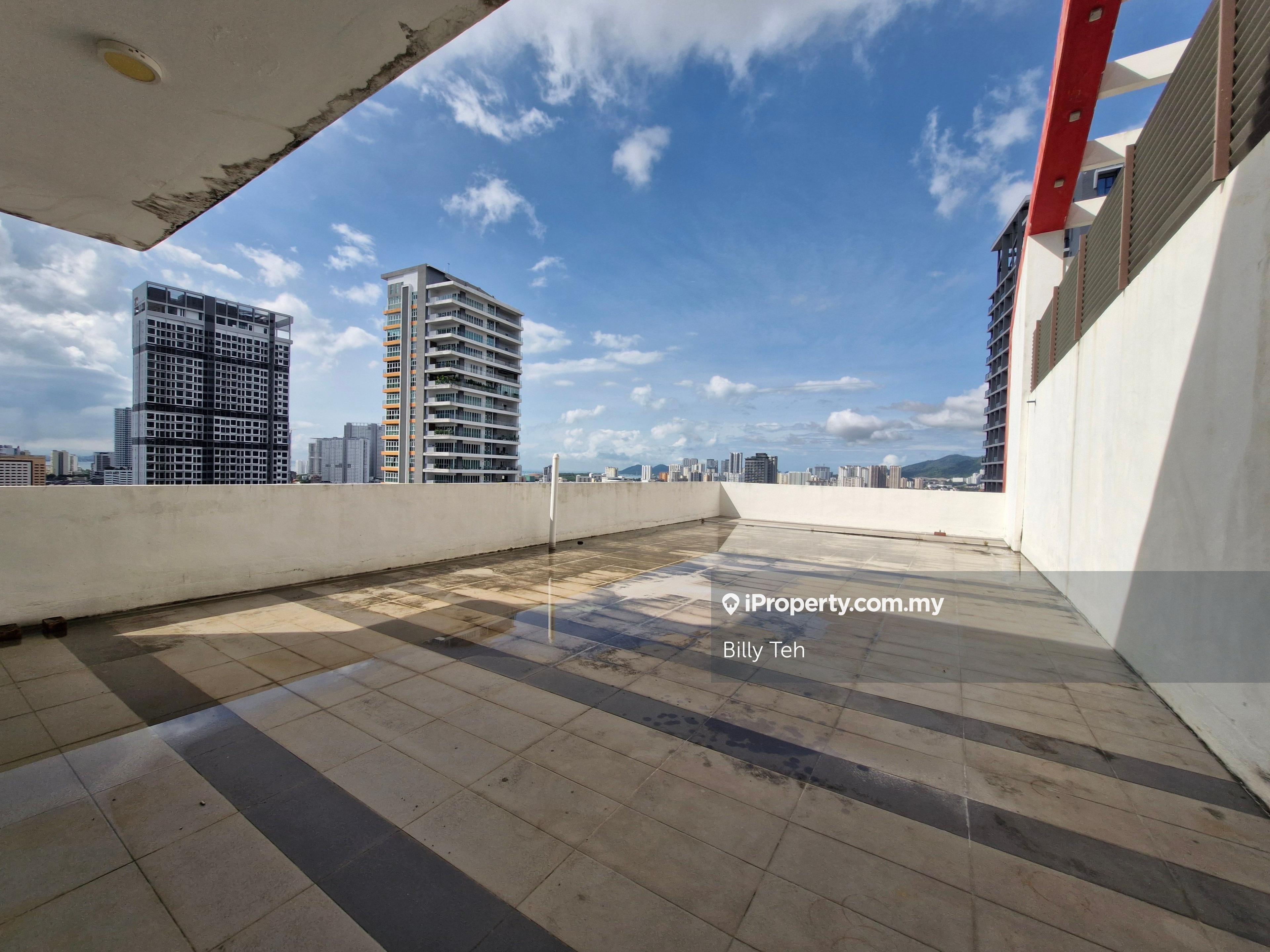 Seaview & Cityview Penthouse with Large Open Terrace!