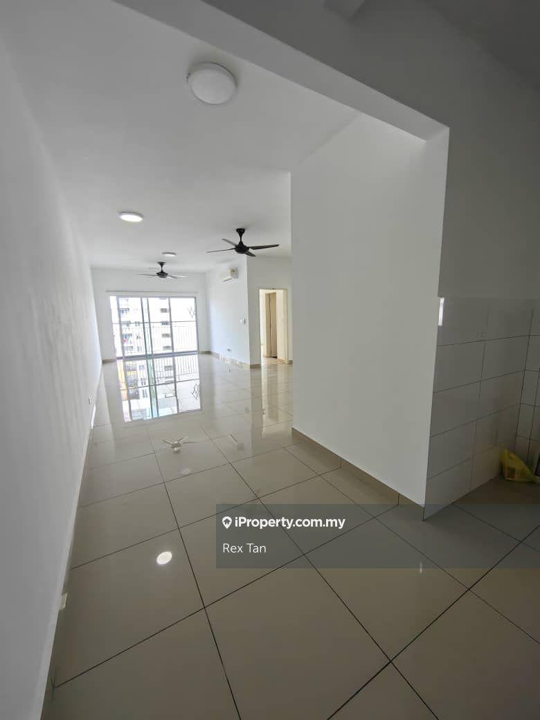 3 Bedrooms Partly furnished for sale.