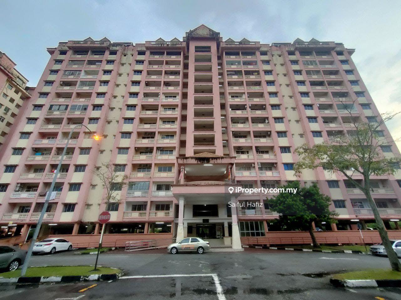 Freehoold Apartment