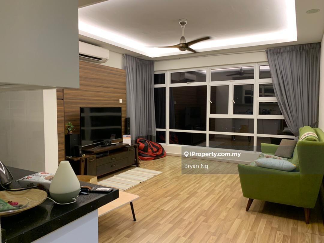 Fully Renovated , Comfort Unit , Freehold 
