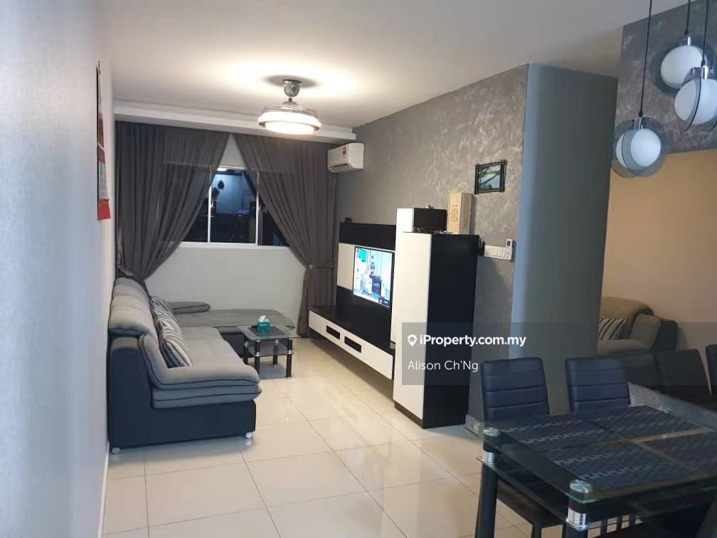 Fully furnished and renovated 2 car parks 