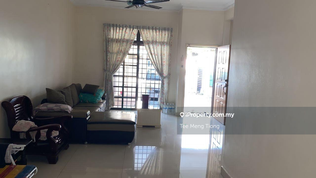 Bandar seri alam 2 storey terraced house