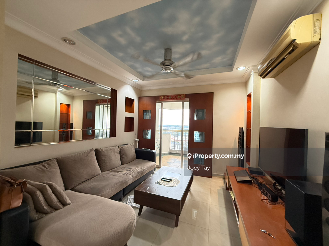Well maintence 3 bedroom with renovated fully furnish