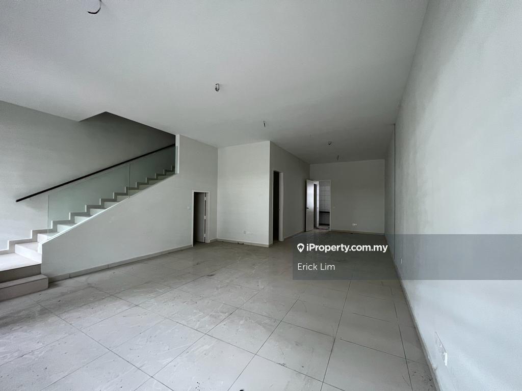Great price to sell! Freehold 2storey Terrace