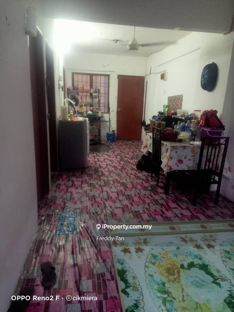 Taman gambier 330 un-furnished free parking