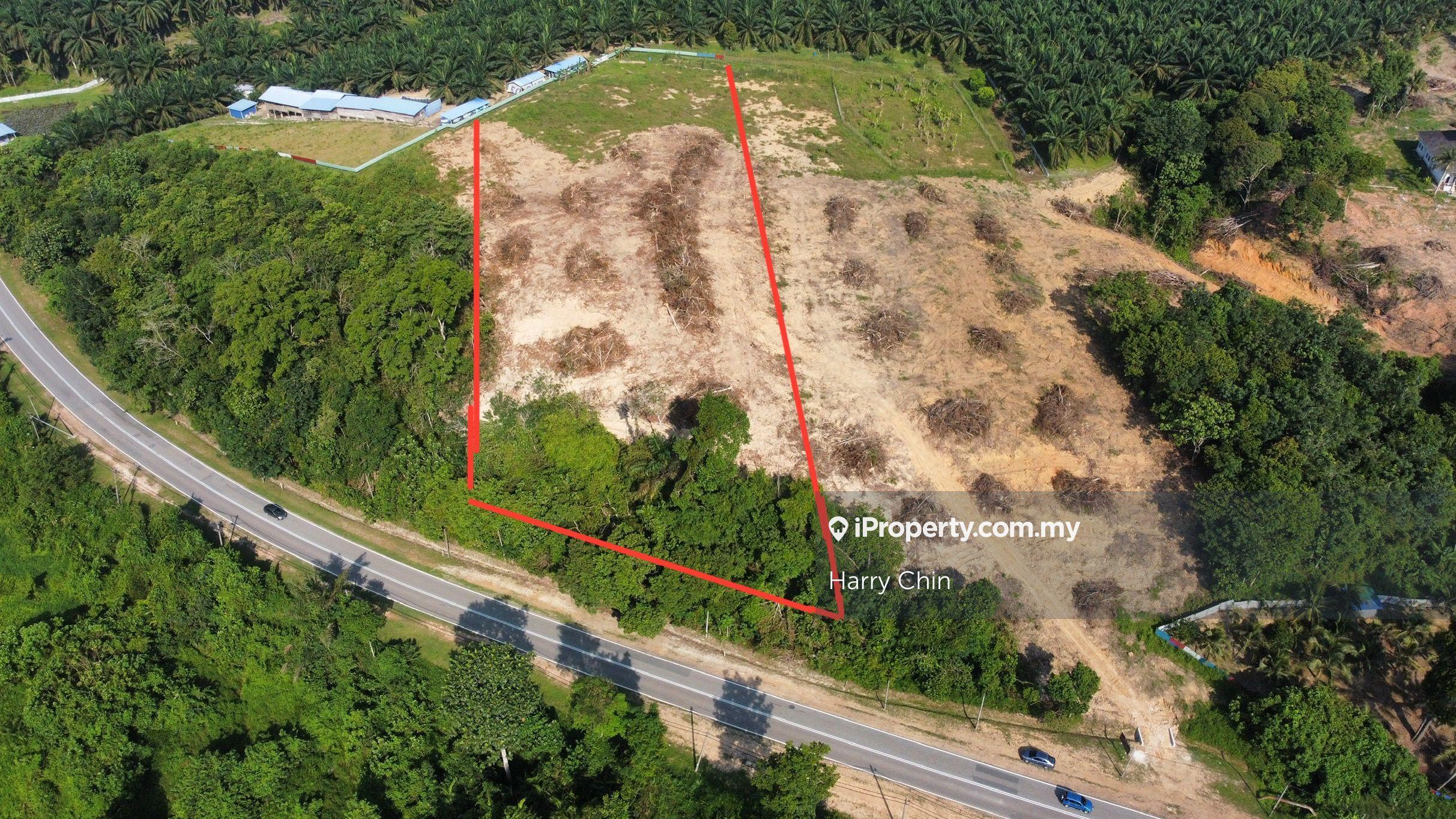2.56 acre beside main road ,lanchang