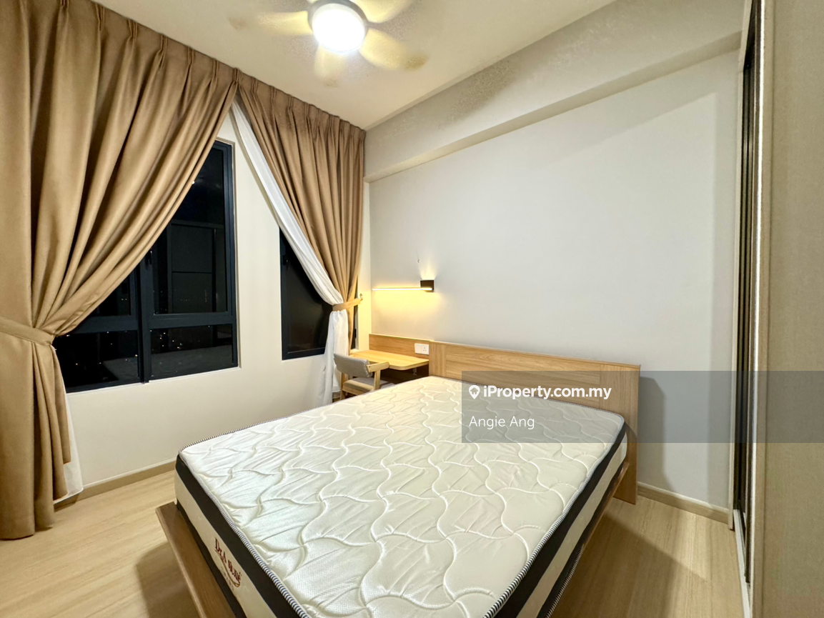 Actual Room Photos ! Linked Bridge To MRT ! Move In Anytime !