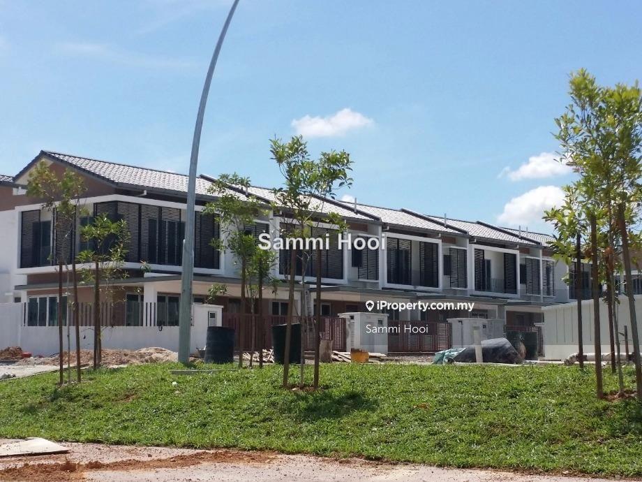Intermediate 2-sty terrace house for sale