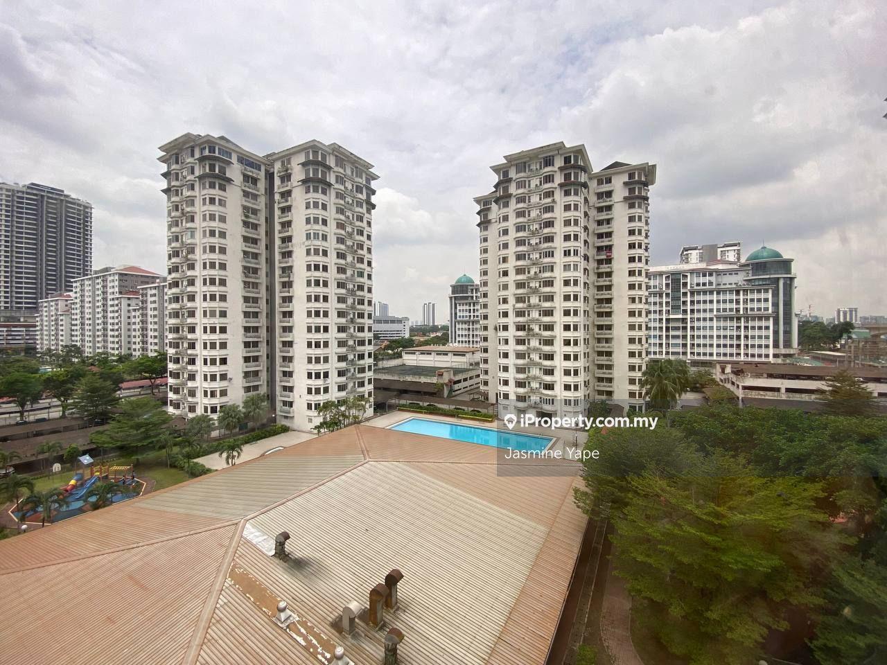 Walking distance to LRT 3