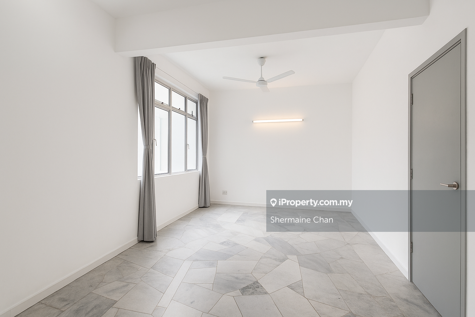 Walking distance to Food Eateries, School, Condo facilities