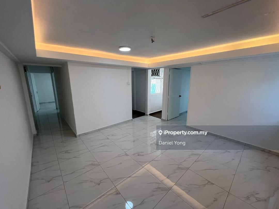 Jalan Stulang Laut Flat Fully Furnished 3bed Johor Bahru