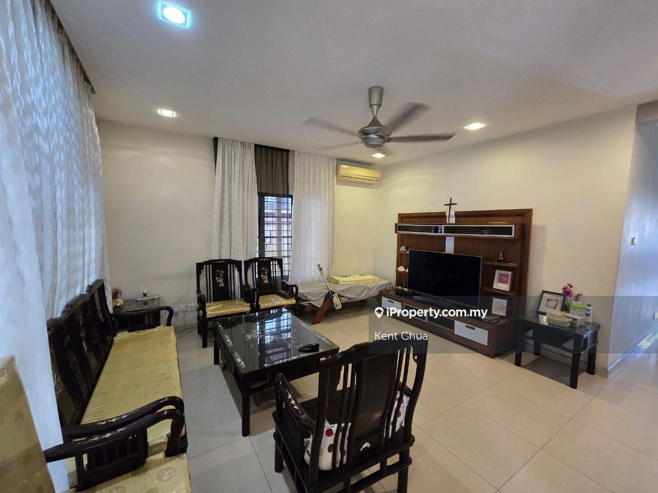 Limited 3sty semi detached with unblocked KL view!
