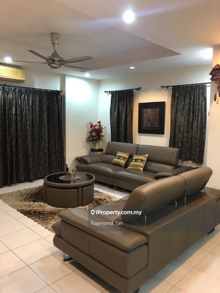 3r2b2parking lot Short walk to MRT station and the curve ikea